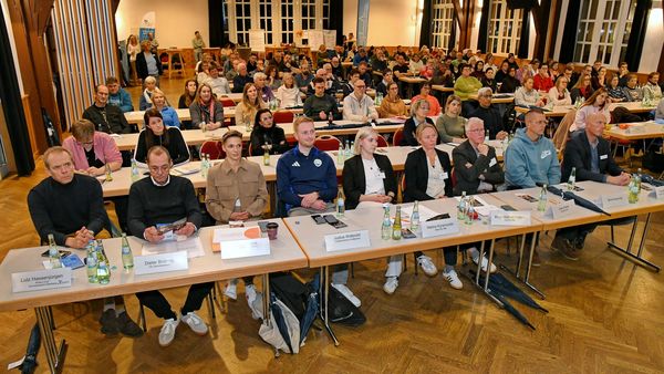 Gut gefüllter Krawinkelsaal.